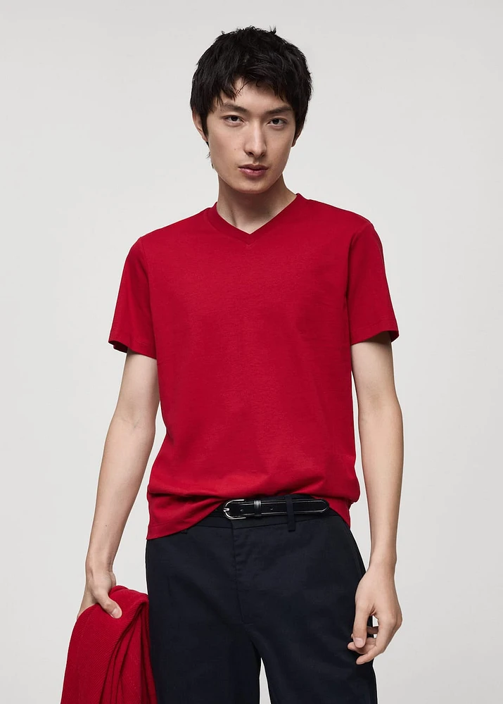 100% cotton slim-fit V-neck t-shirt