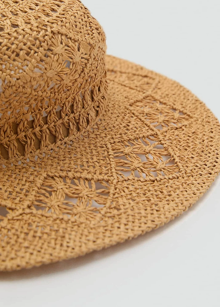 Natural fiber hat with openwork details