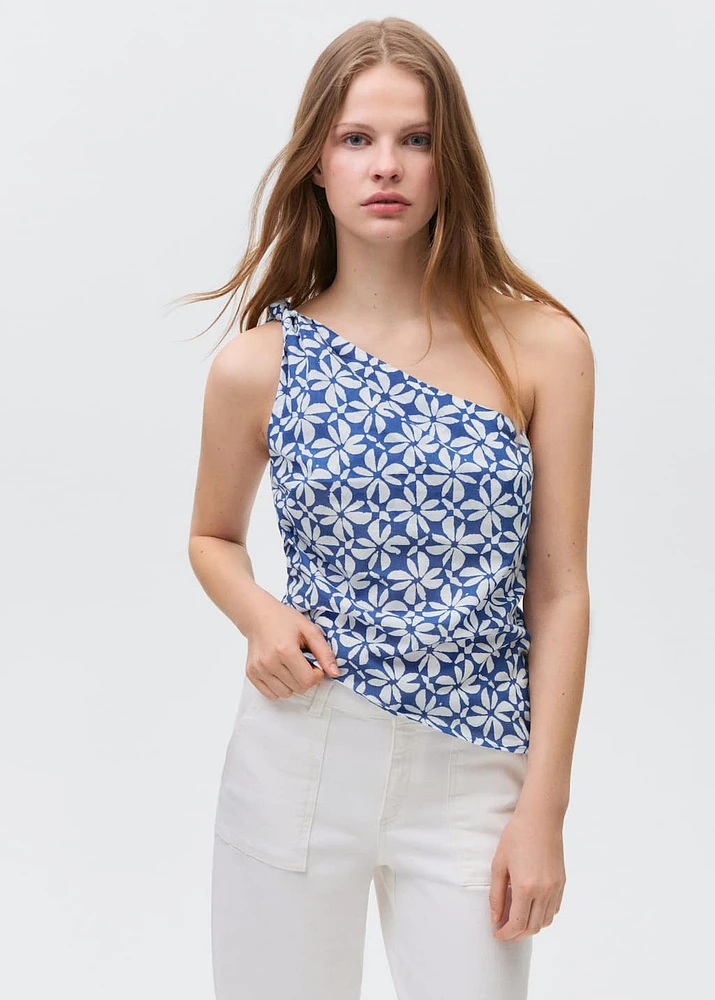 Asymmetric printed top