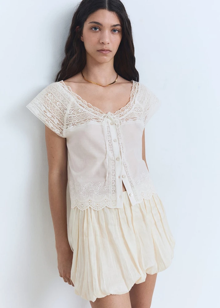 Cotton blouse with lace details