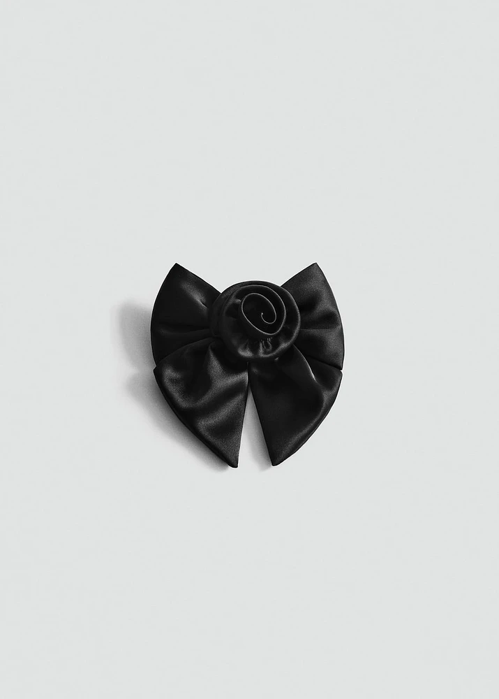 Flower detail bow barrette