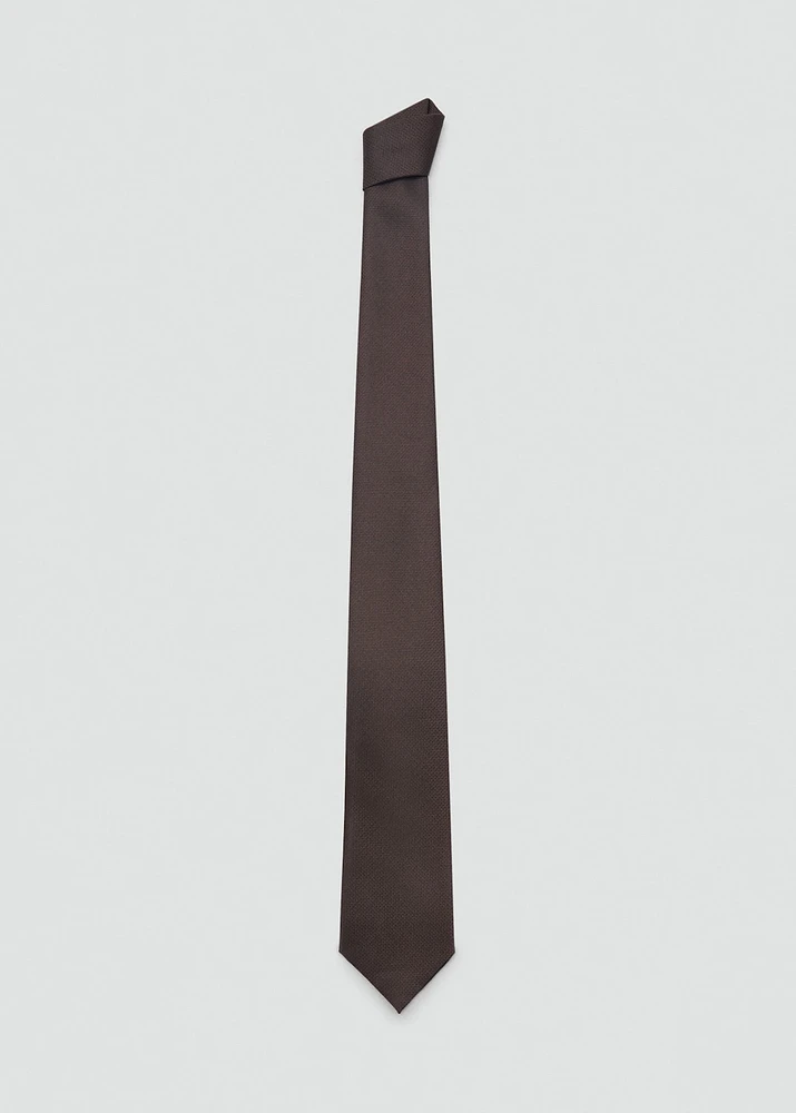 Smooth micro-structured tie