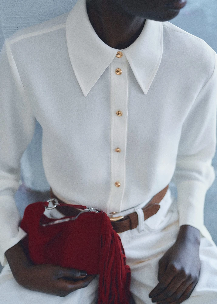 Buttoned flowy shirt