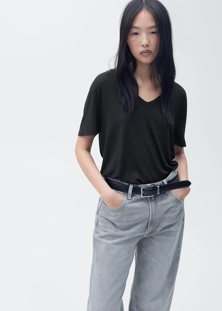 V-neck T-shirt