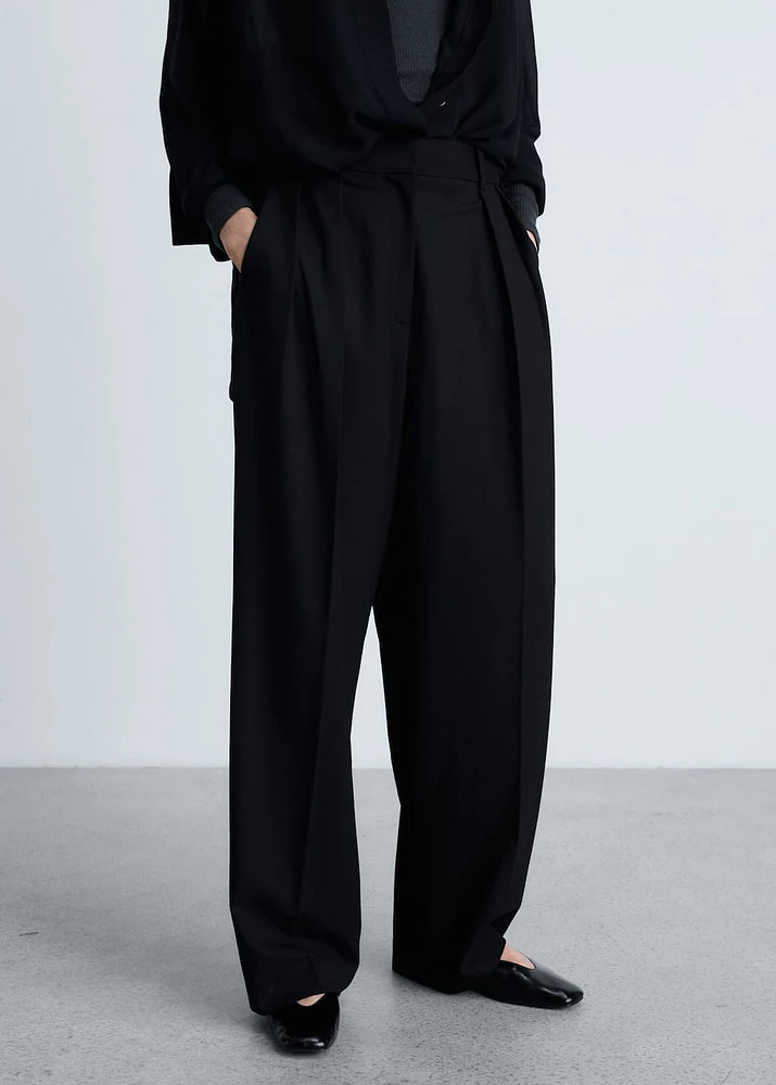Wide leg pleated pants