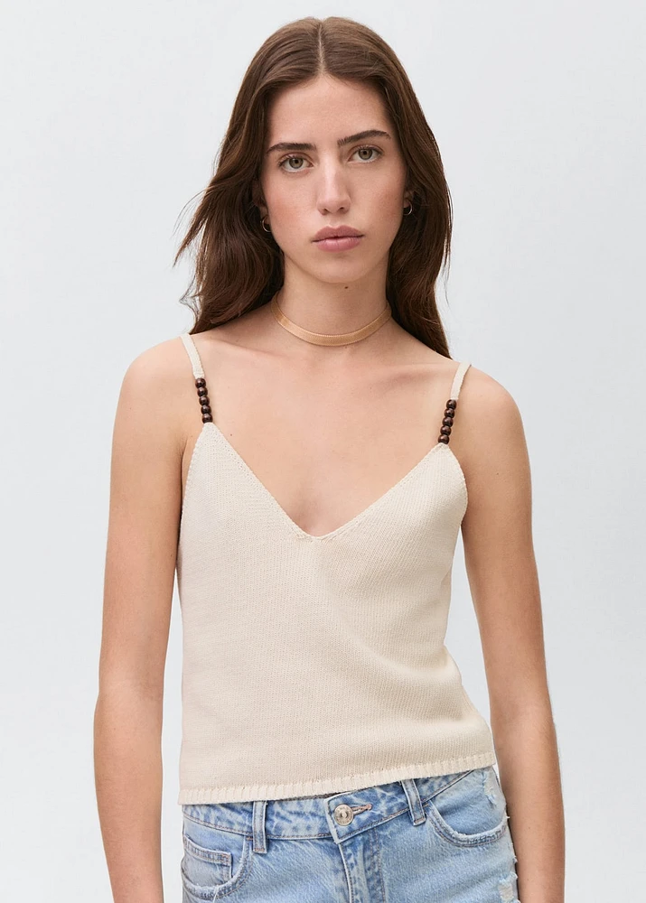 Detail beading top