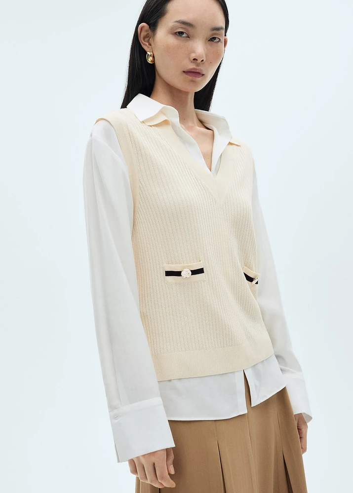 Knitted vest with contrasting pockets