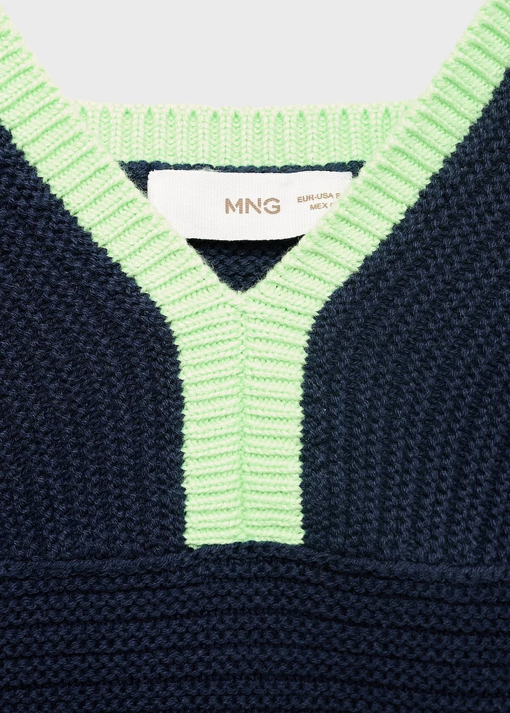 Contrasting crochet top