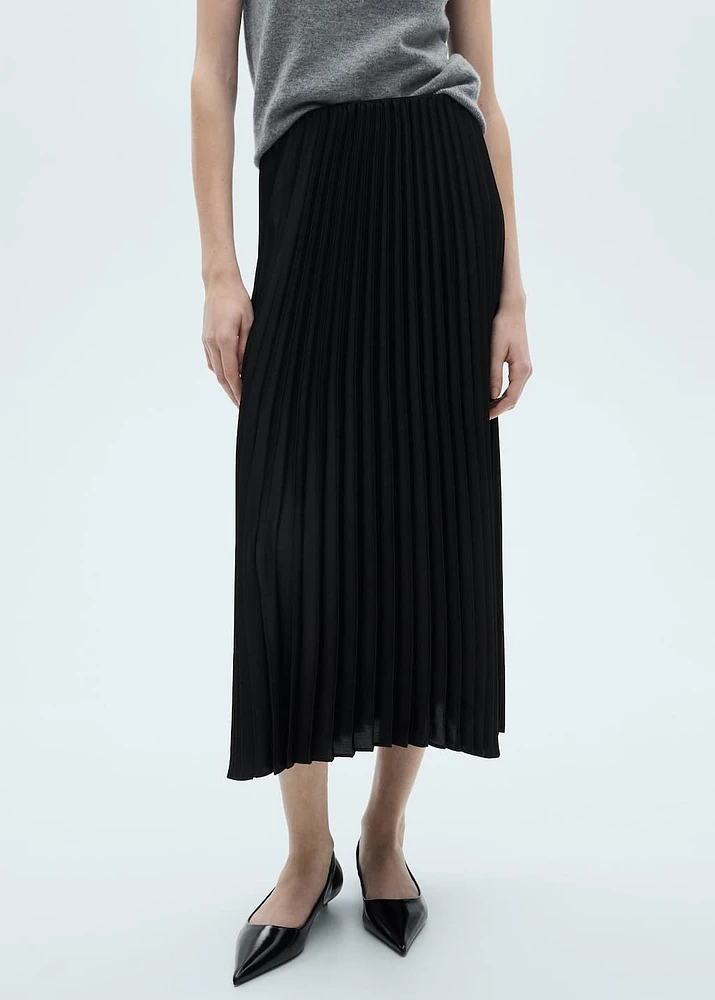 Straight pleated skirt
