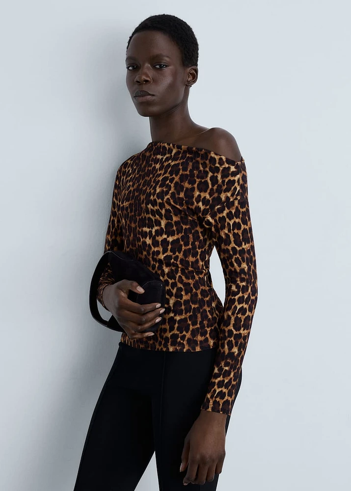 Animal-print t-shirt with asymmetrical neck