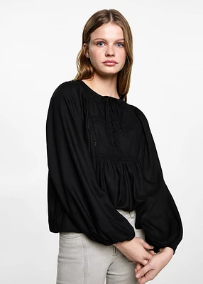 Puff sleeves blouse