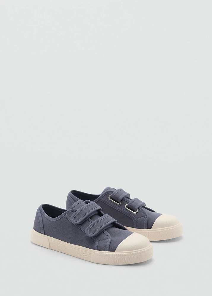 Velcro fastening straps sneakers