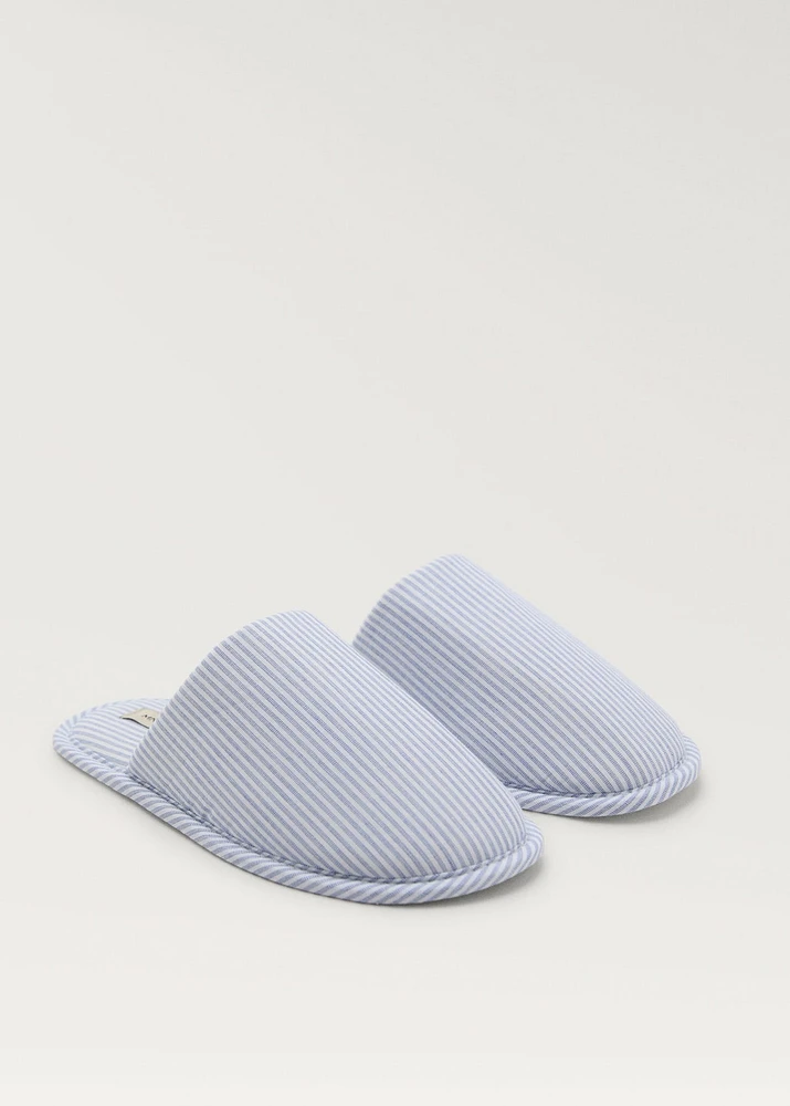 Open house slippers