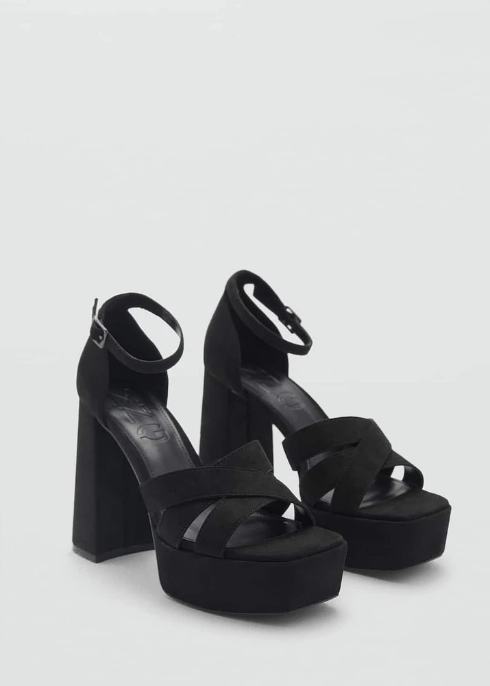 Wide-heeled sandal with bracelet