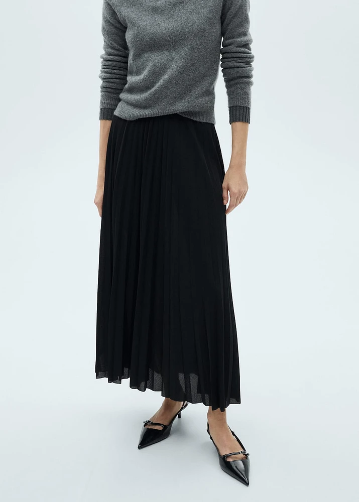Pleated long skirt