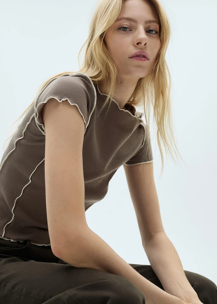Crop top t-shirt with contrasting trim