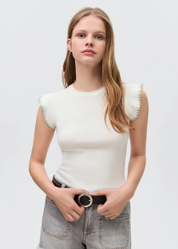 Ruffle detail top