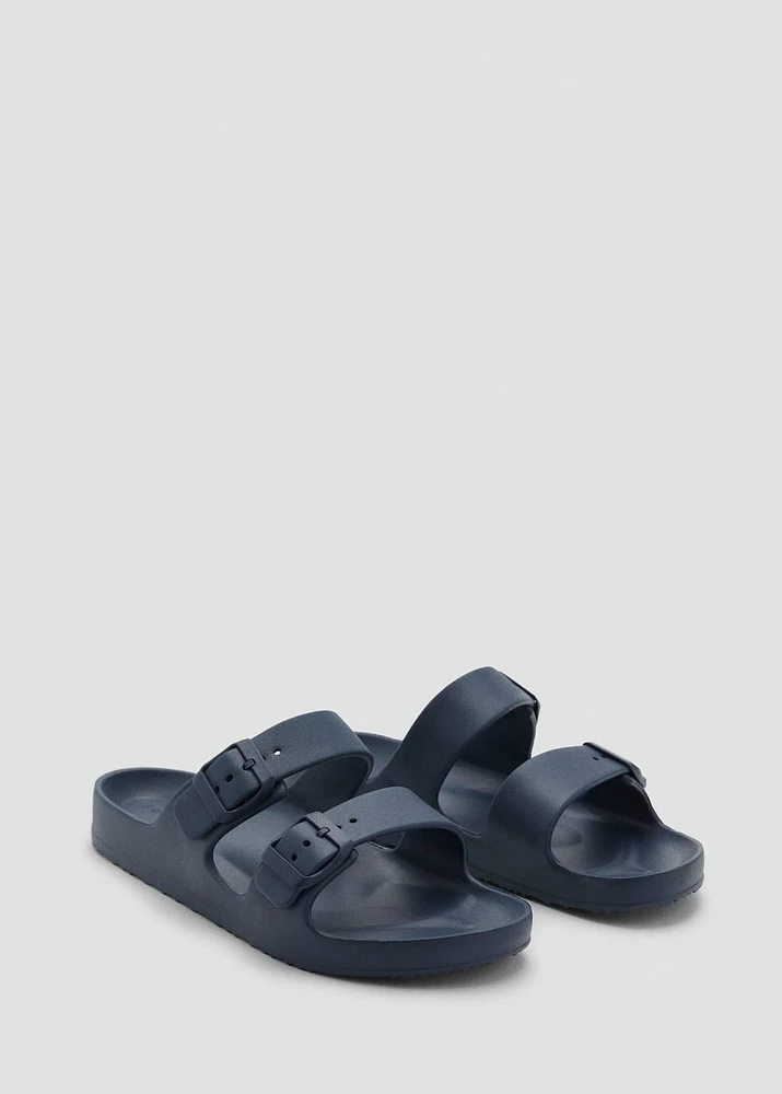 Flip-flops with buckle straps