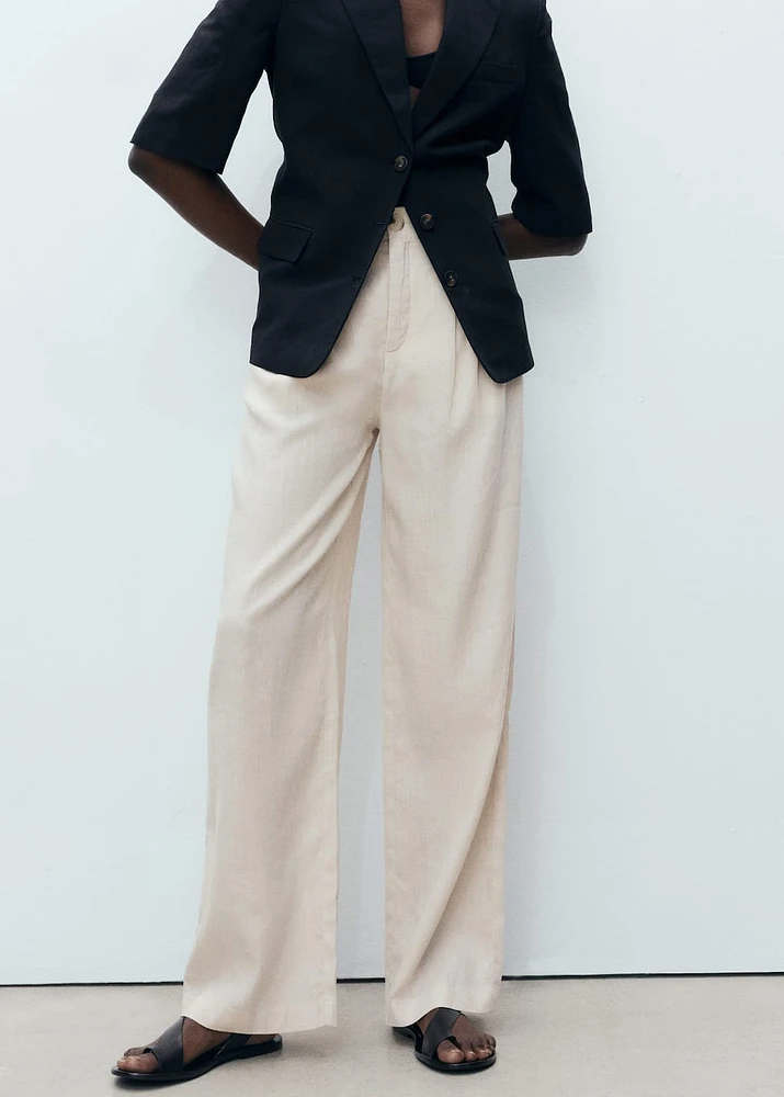 Linen pants with tortoiseshell button