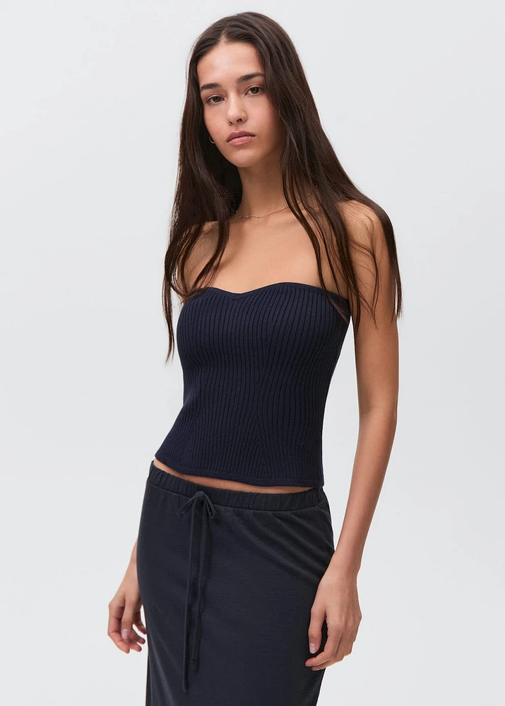 Strapless knitted top