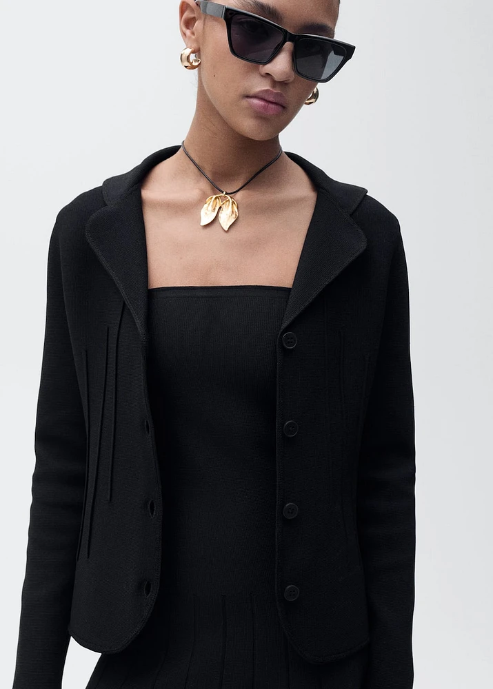 Knitted jacket with lapel collar