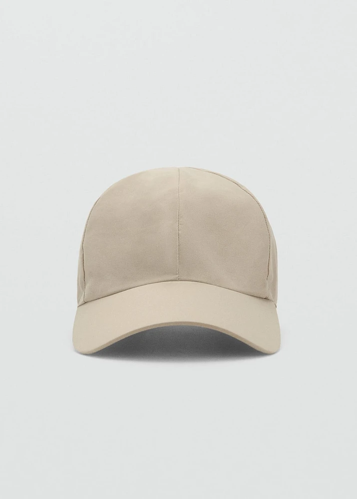 Cap with visor