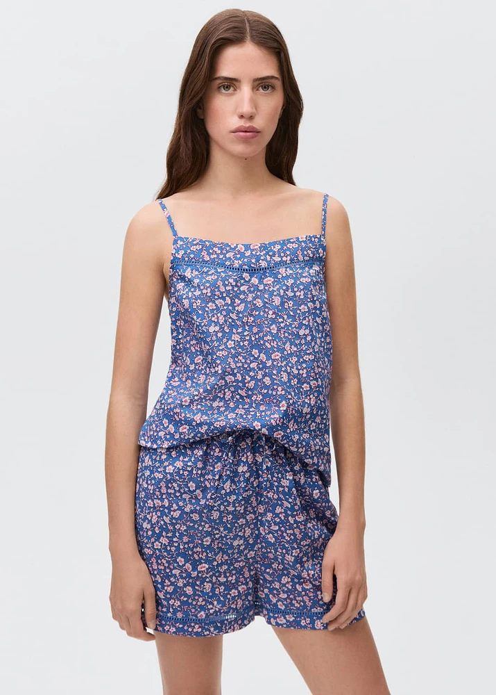 Floral-print pajamas