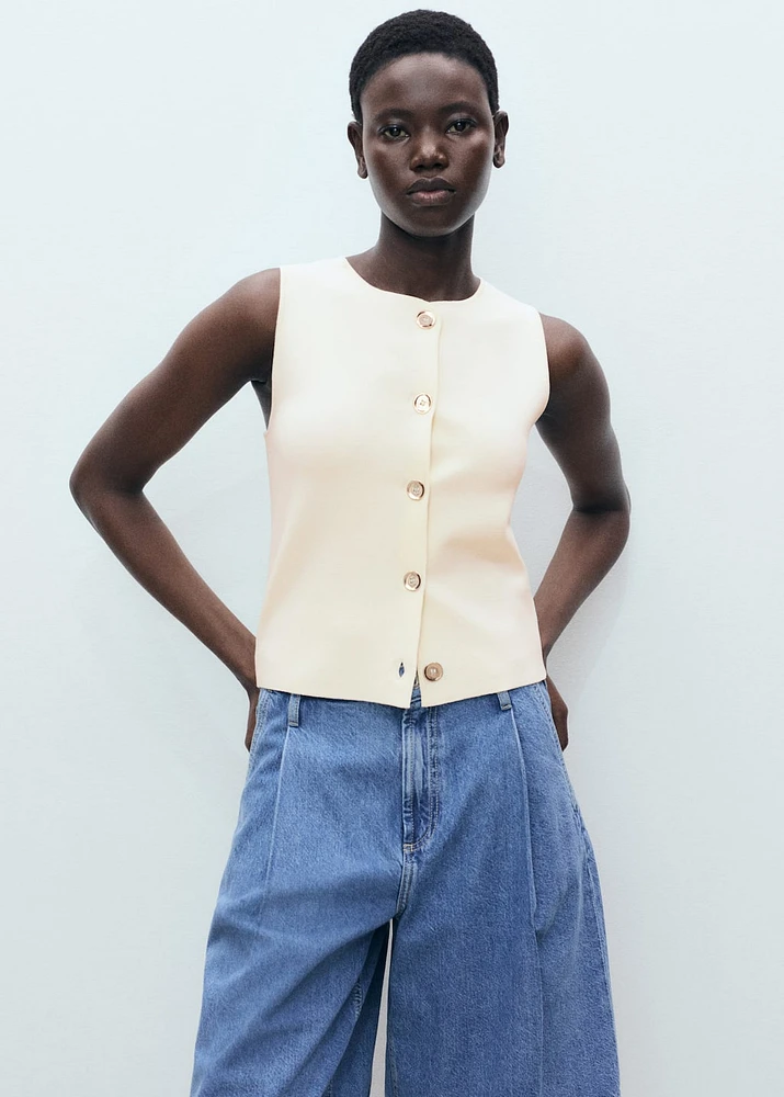 Fine-knit vest with buttons
