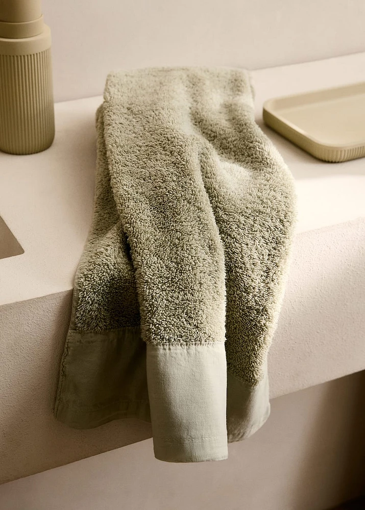 Hand towel with linen trim