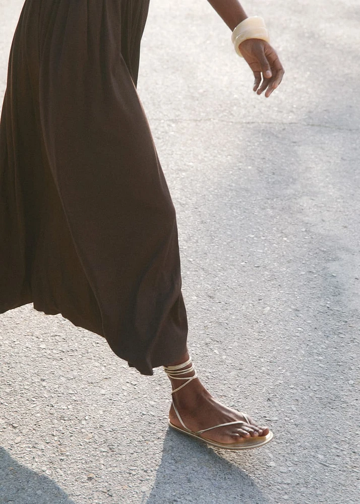 Strips sandals