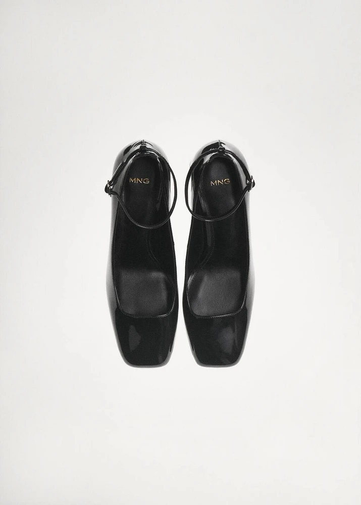 Patent leather-effect heeled shoes