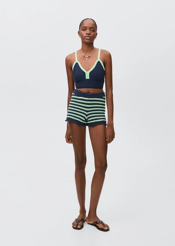 Contrasting crochet top