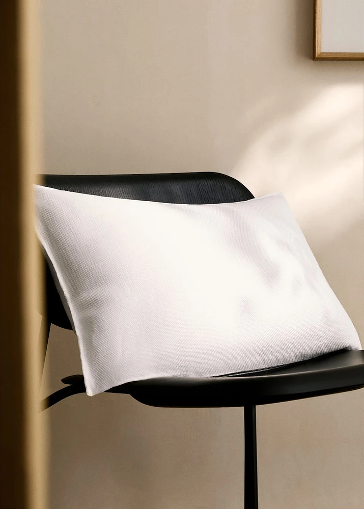 Linen textured cushion cover with overlock detail 40x60cm