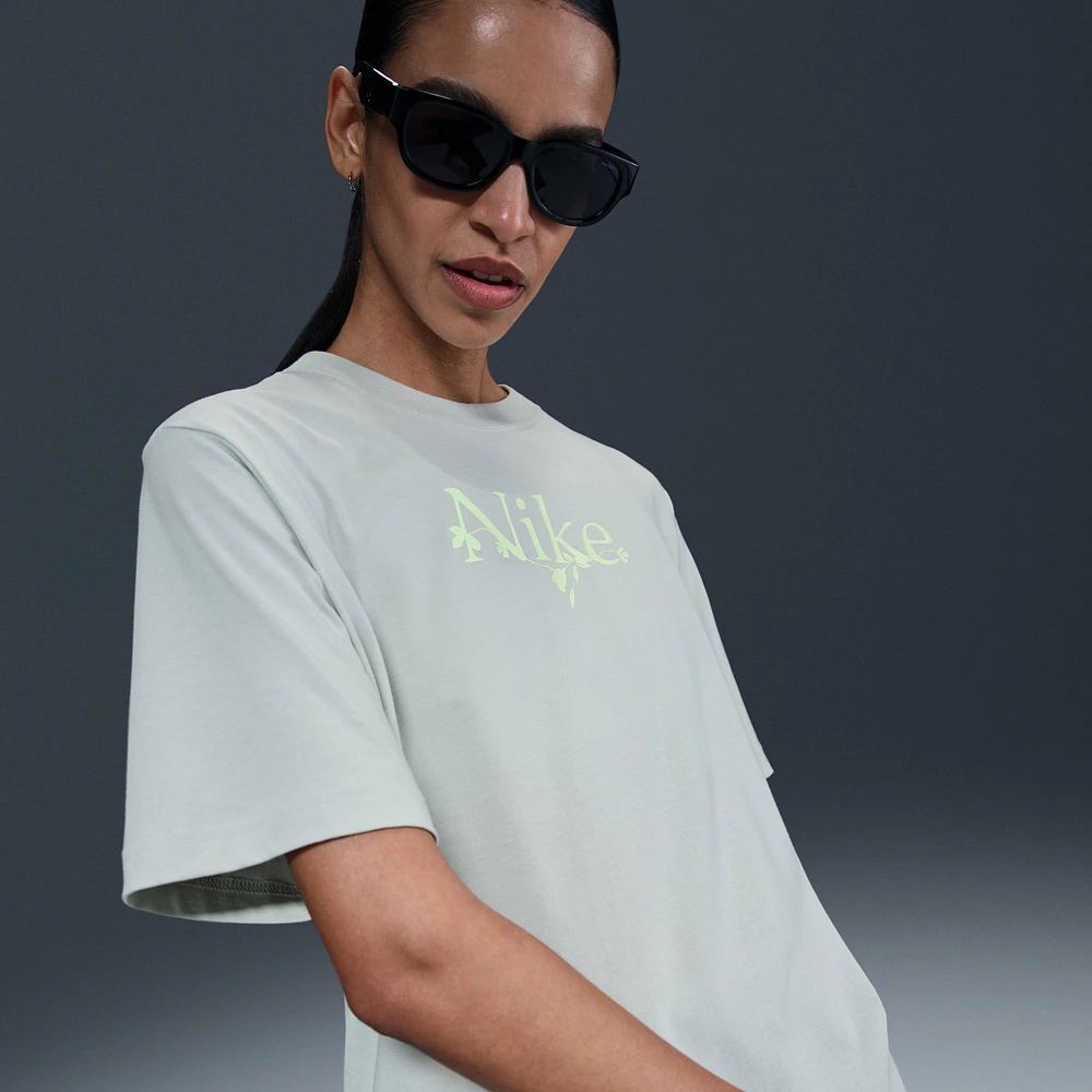 Nike Sportswear Women's Loose Short-Sleeve T-Shirt