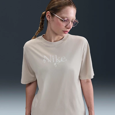 Nike Sportswear Women's Loose Short-Sleeve T-Shirt