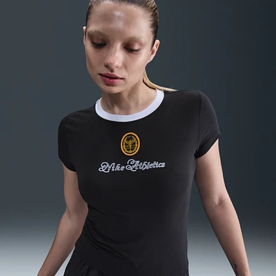 Nike Sportswear Chill Knit Women's Slim Cropped Graphic T-Shirt