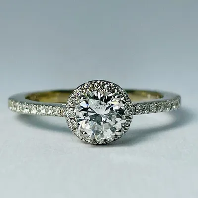 18kt White Gold Diamond Halo Engagement Ring