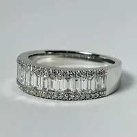 18kt White Gold Diamond Band