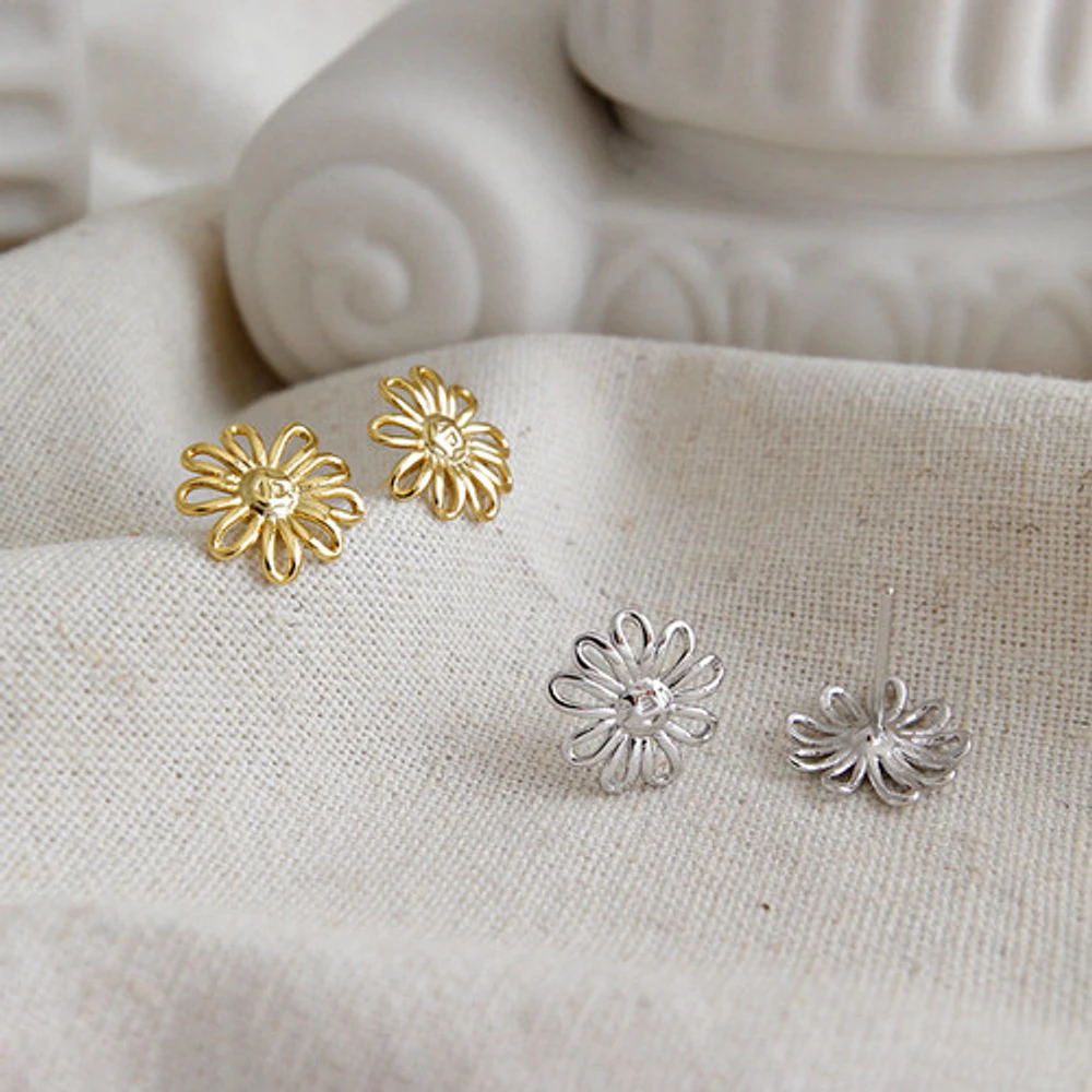 Wired Flower Studs