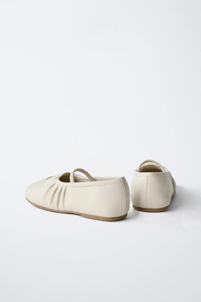 BALLERINES EN CUIR
