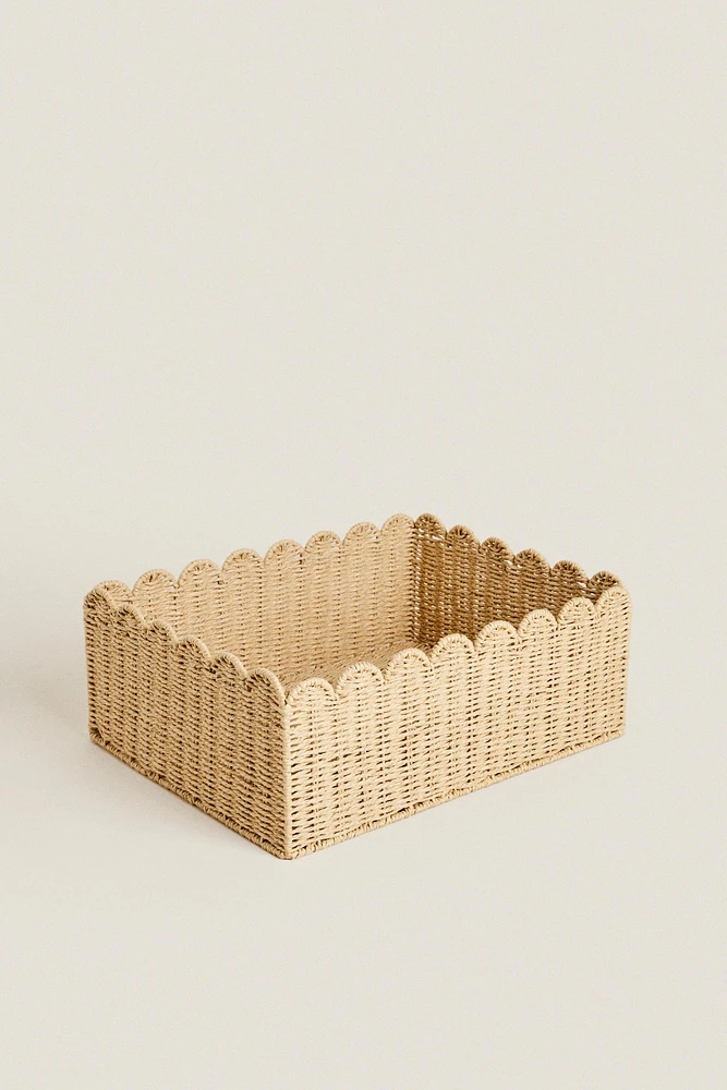 CHILDREN'S MEDIUM SCALLOPED BASKET