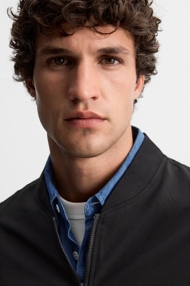 LIGHTWEIGHT BOMBER JACKET