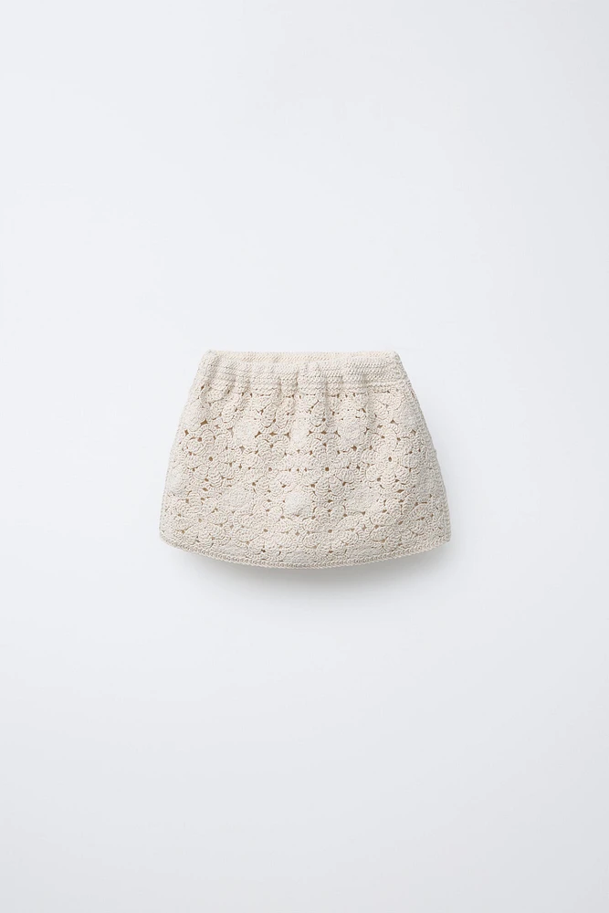 JUPE EN MAILLE AU CROCHET