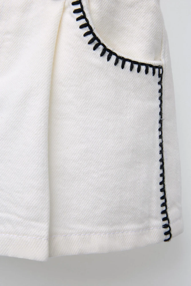CONTRAST EMBROIDERY DENIM BERMUDA SHORTS
