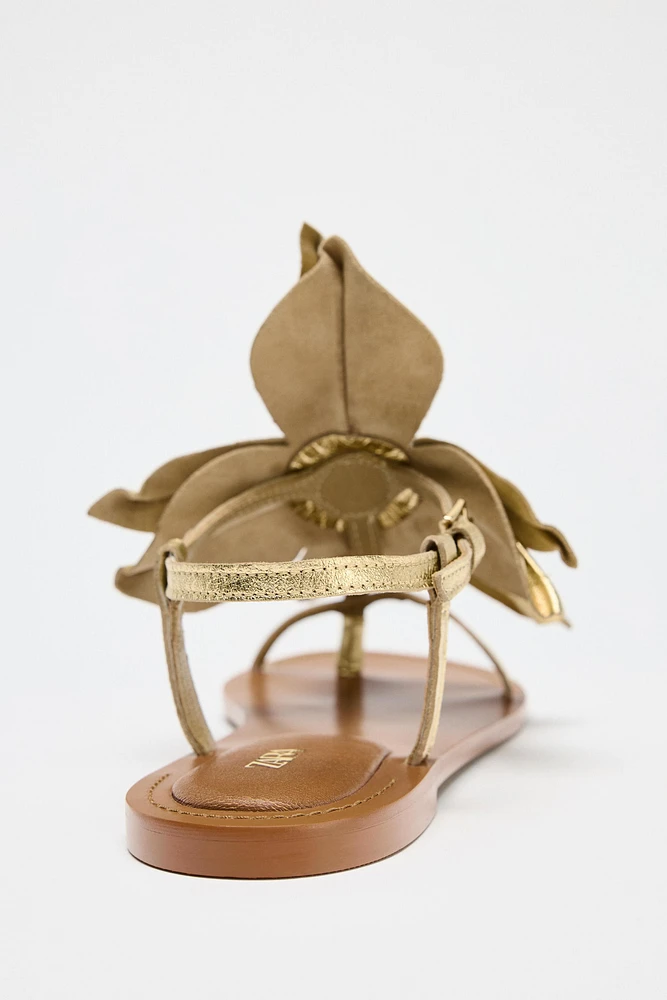 SANDALES PLATES EN CUIR À FLEUR