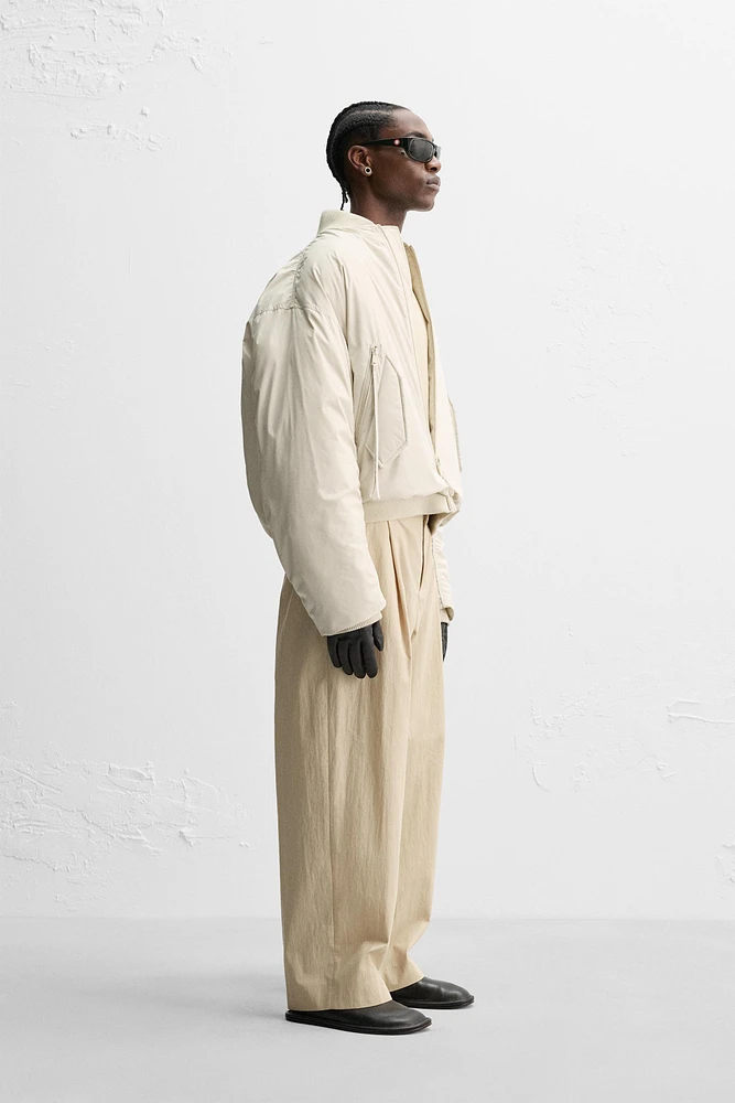 PANTALON RELAXED FIT À PLIS ÉDITION LIMITÉE