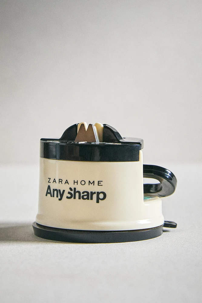 SHARPENER WITH SUCTION CUP