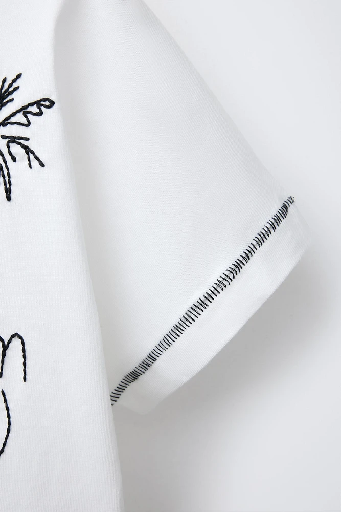BOAT EMBROIDERY T-SHIRT