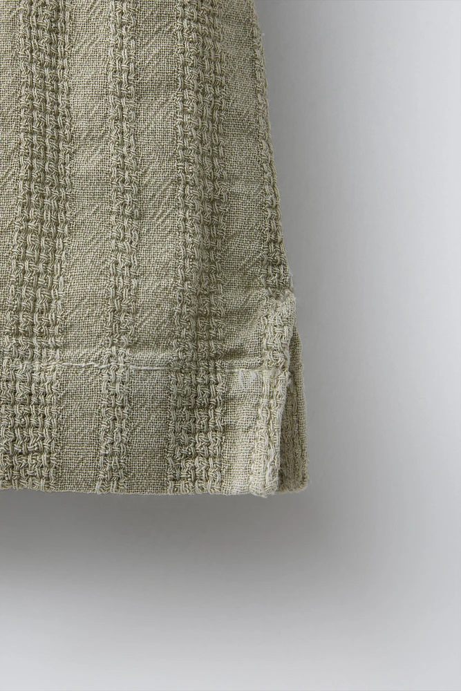 STRUCTURED SHIRT