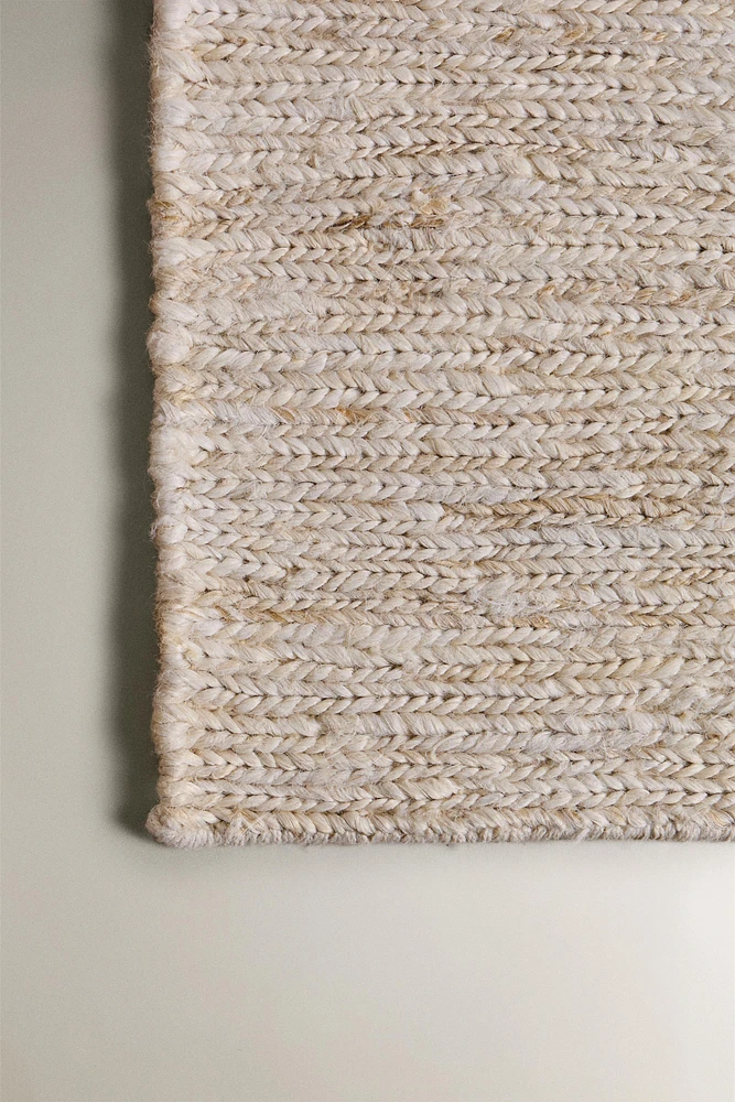 WOVEN JUTE RUG
